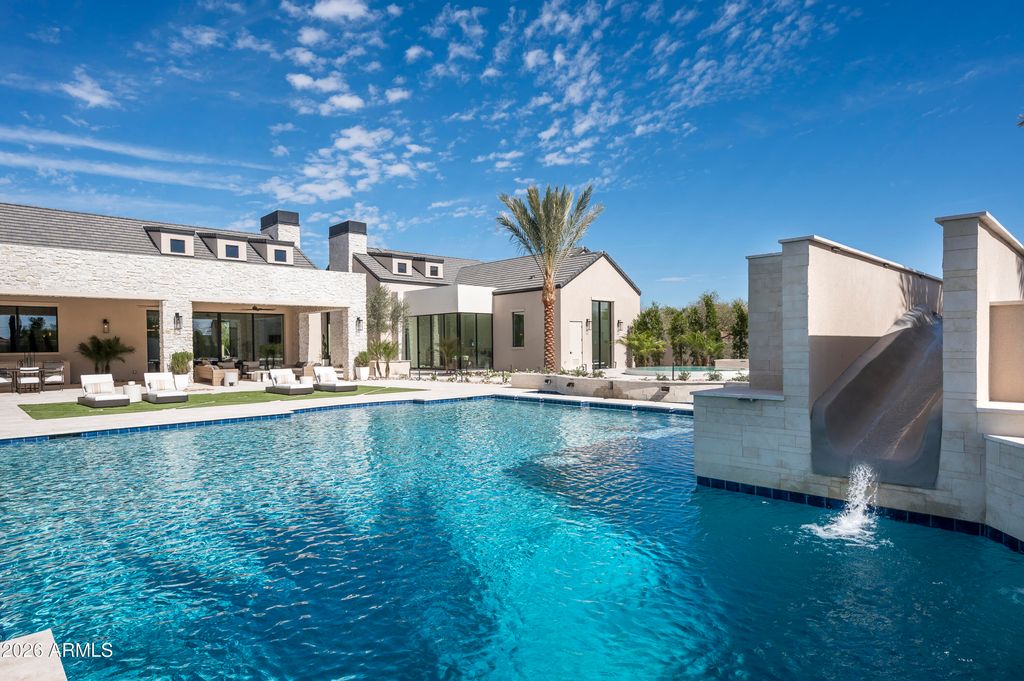 Image 4 of property listing at 7031 E PARADISE Drive, Scottsdale, AZ 85254