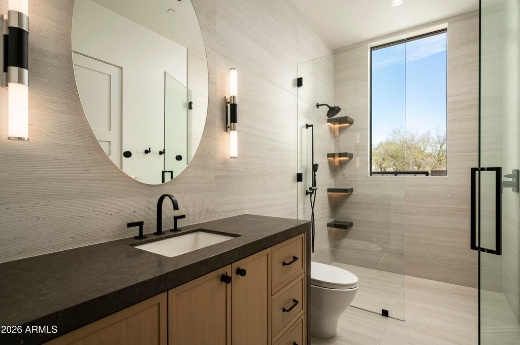 Image 40 of property listing at 7031 E PARADISE Drive, Scottsdale, AZ 85254