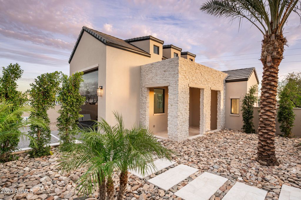 Image 42 of property listing at 7031 E PARADISE Drive, Scottsdale, AZ 85254