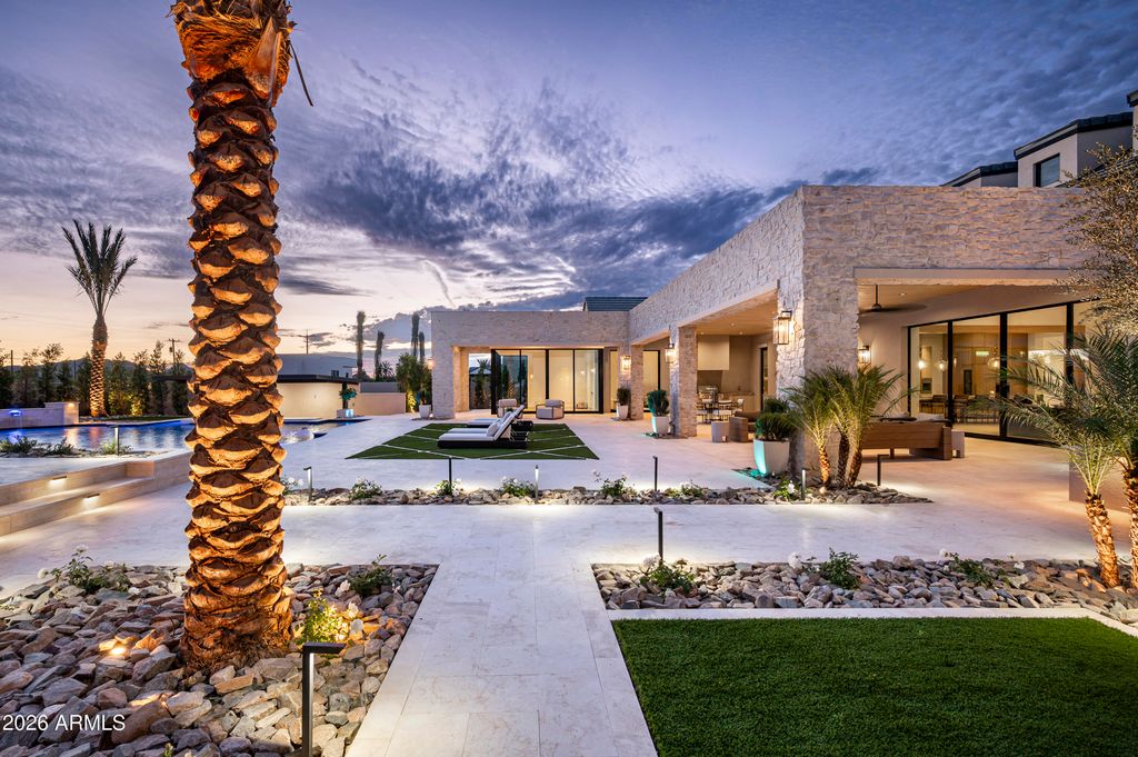 Image 48 of property listing at 7031 E PARADISE Drive, Scottsdale, AZ 85254