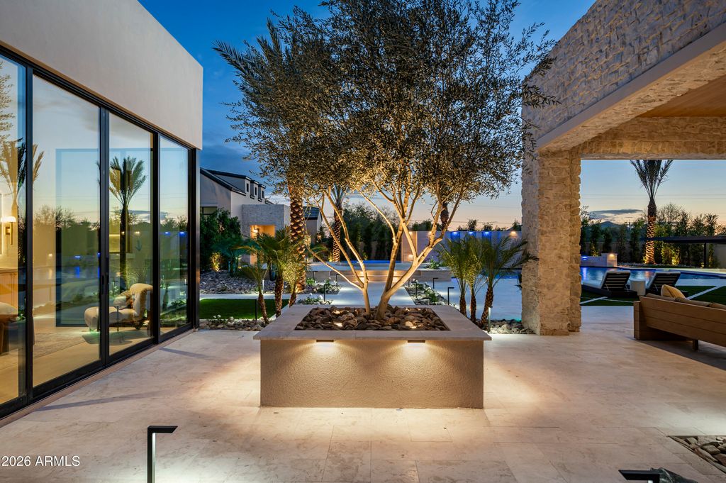 Image 49 of property listing at 7031 E PARADISE Drive, Scottsdale, AZ 85254