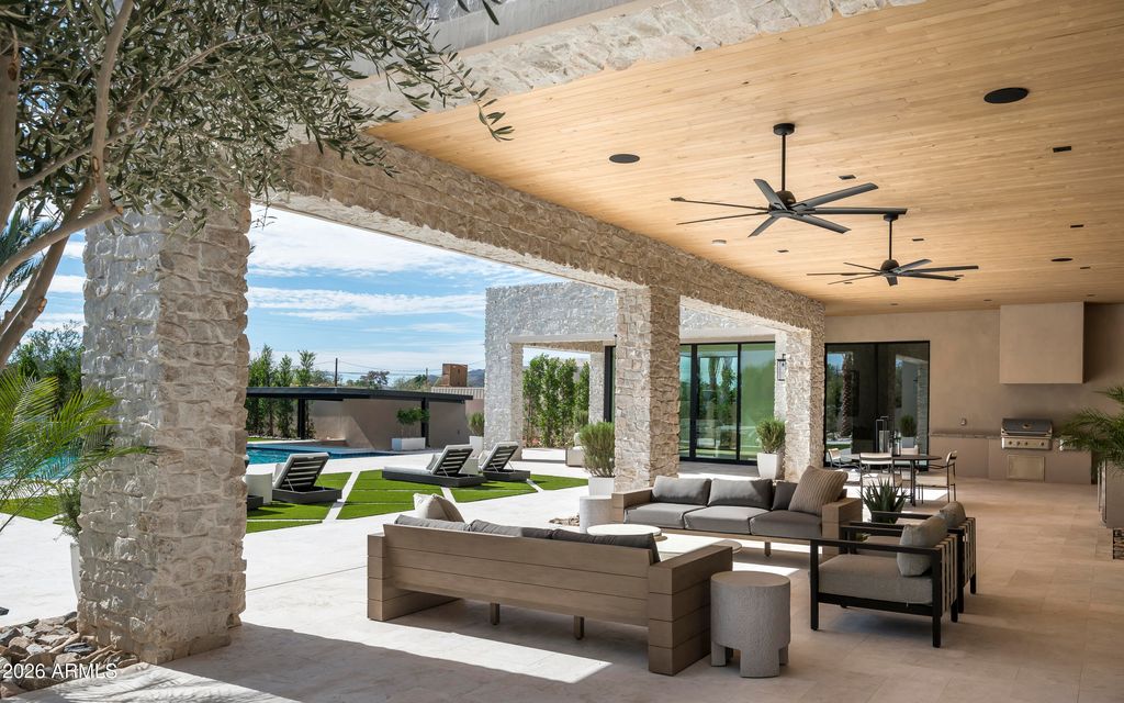 Image 54 of property listing at 7031 E PARADISE Drive, Scottsdale, AZ 85254