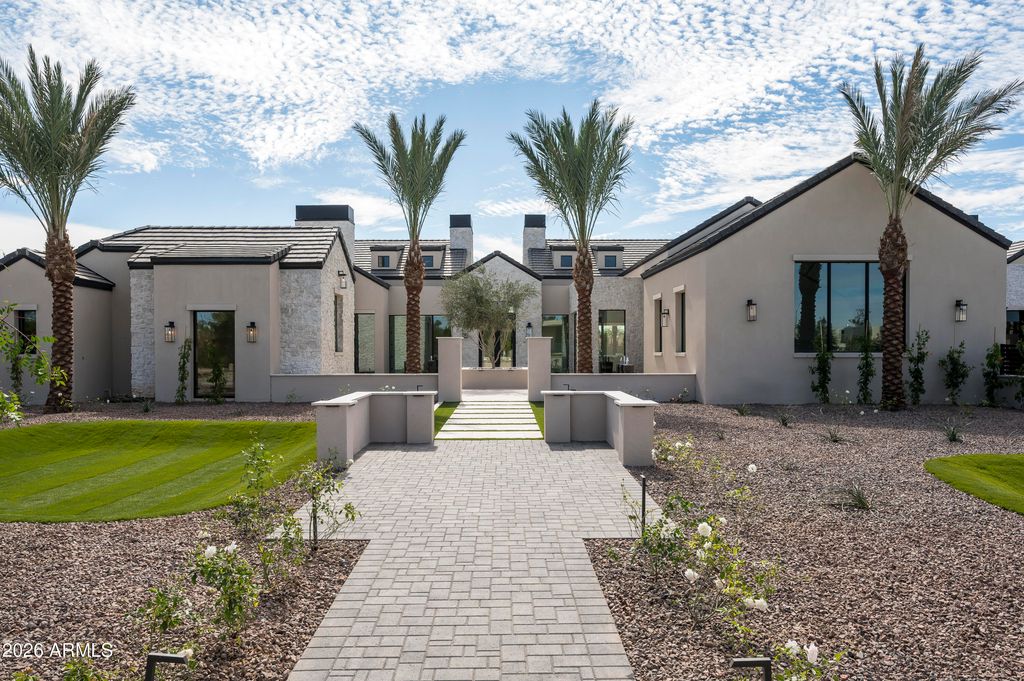 Image 8 of property listing at 7031 E PARADISE Drive, Scottsdale, AZ 85254