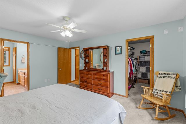 10464 Spruce Street, Chisago City, MN 55013