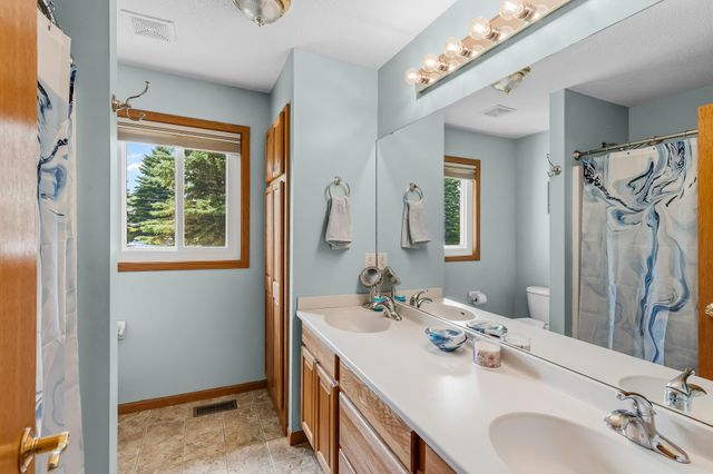 10464 Spruce Street, Chisago City, MN 55013