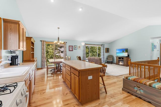 10464 Spruce Street, Chisago City, MN 55013