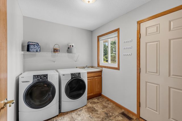 10464 Spruce Street, Chisago City, MN 55013