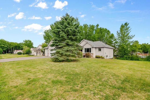 10464 Spruce Street, Chisago City, MN 55013