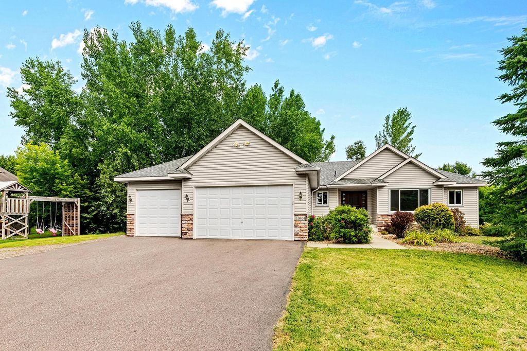 10464 Spruce Street, Chisago City, MN 55013 — photo 2