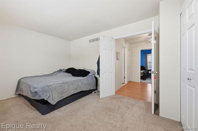 16285 Raleigh Square Drive, Southgate, MI 48195