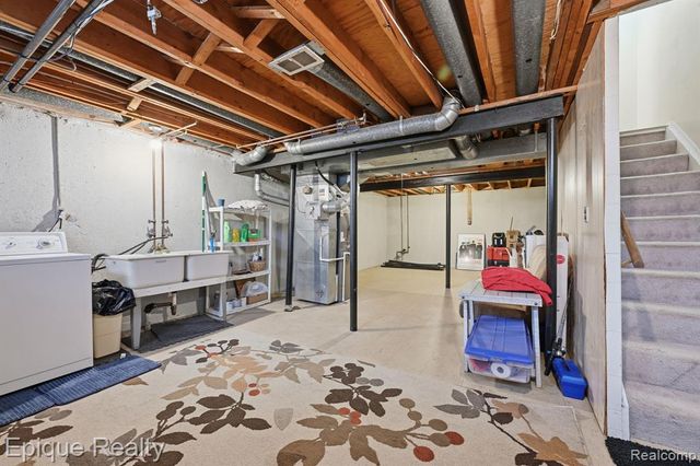 16285 Raleigh Square Drive, Southgate, MI 48195