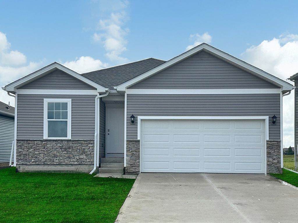 2363 SE Billings Place, West Des Moines, IA 50265
