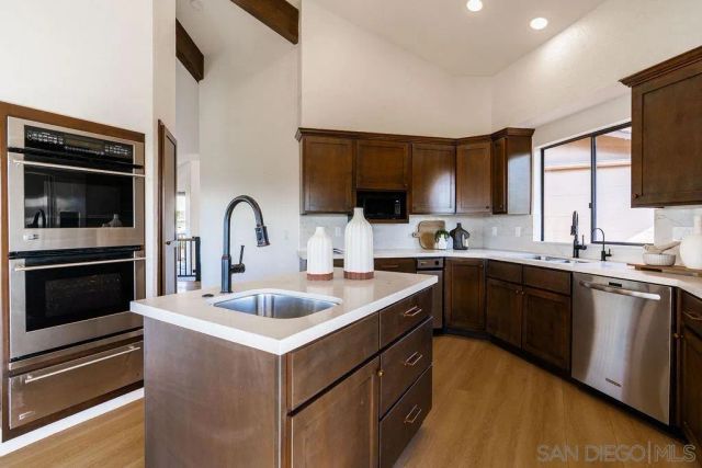 2606 Galicia Way, Carlsbad, CA 92009