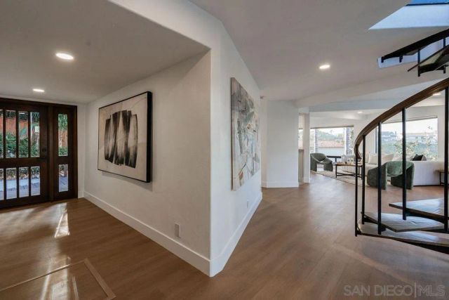 2606 Galicia Way, Carlsbad, CA 92009