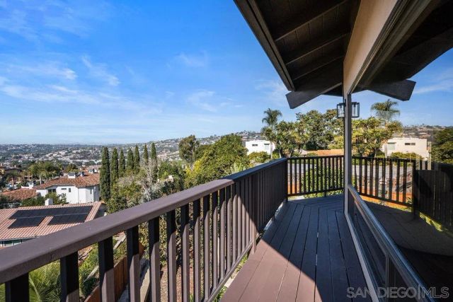 2606 Galicia Way, Carlsbad, CA 92009