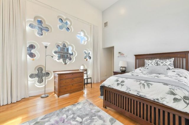 492 Beacon 82, Boston, MA 02115