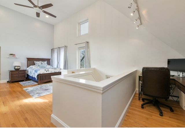 492 Beacon 82, Boston, MA 02115