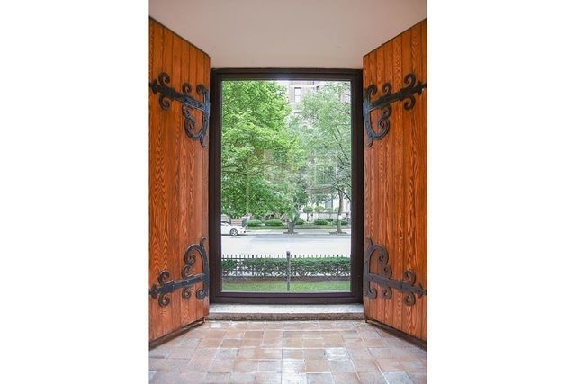 492 Beacon 82, Boston, MA 02115