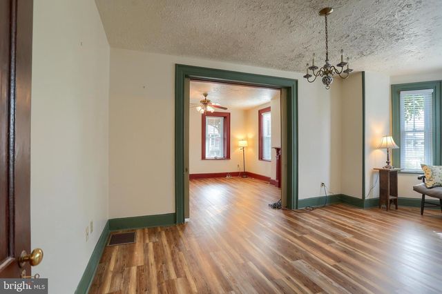 13 HANOVER STREET, New Oxford, PA 17350