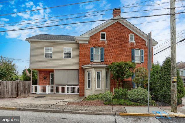 13 HANOVER STREET, New Oxford, PA 17350