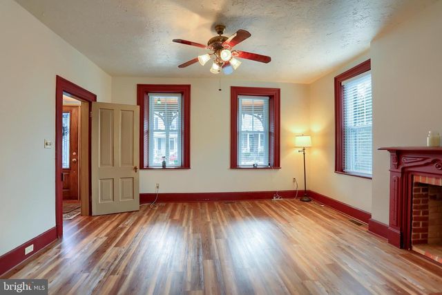 13 HANOVER STREET, New Oxford, PA 17350