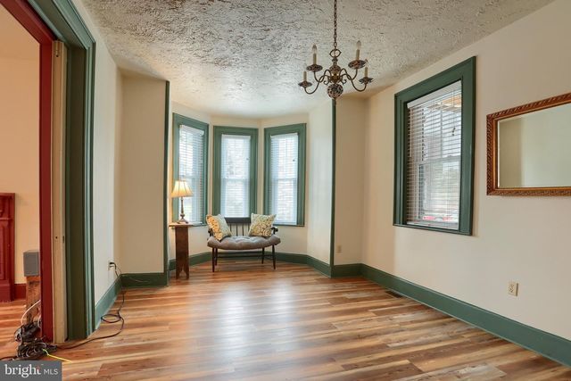 13 HANOVER STREET, New Oxford, PA 17350