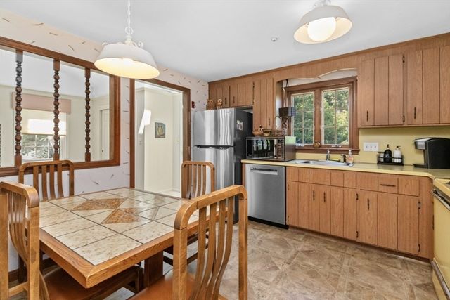 27 Valley Rd, Needham, MA 02492