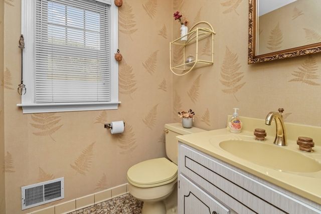 27 Valley Rd, Needham, MA 02492