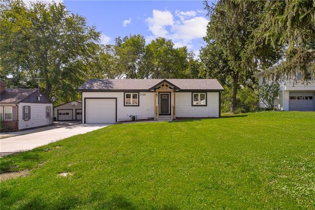 3739 Meadow Lane, Kansas City, MO 64137