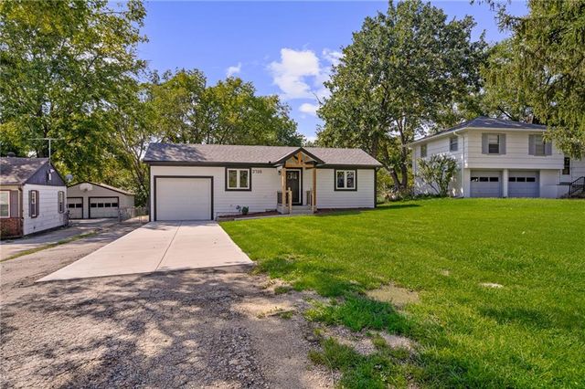 3739 Meadow Lane, Kansas City, MO 64137