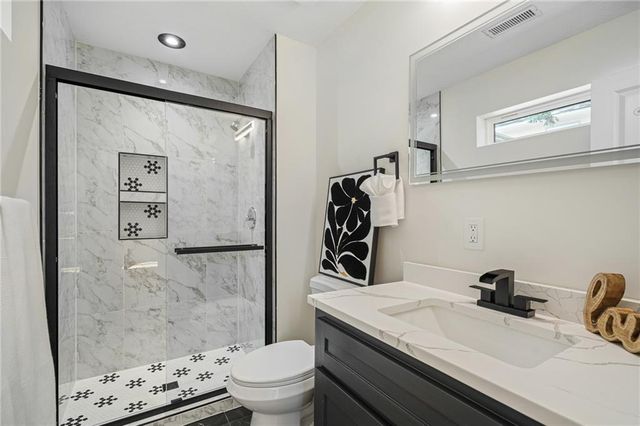 3739 Meadow Lane, Kansas City, MO 64137