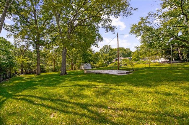 3739 Meadow Lane, Kansas City, MO 64137