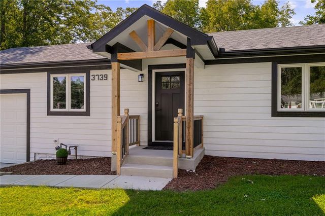 3739 Meadow Lane, Kansas City, MO 64137