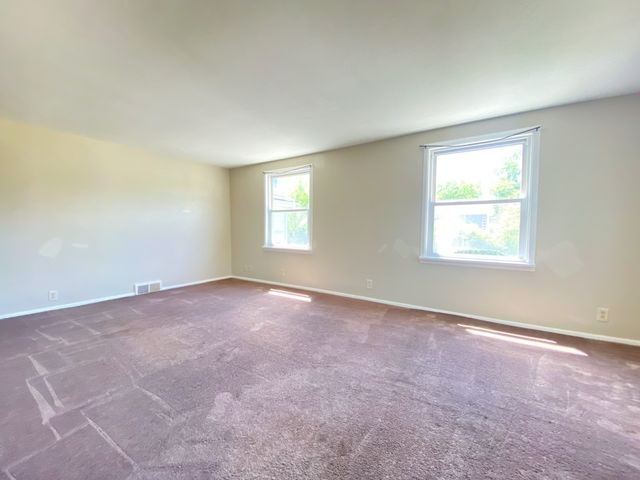 307 Elgin Avenue, East Dundee, IL 60118