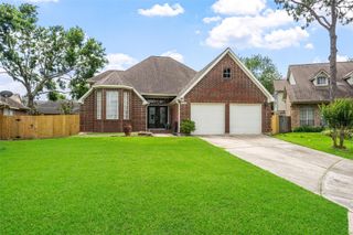 15110 Farndale Drive, Houston, TX 77062
