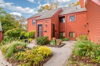 163 Hollister Way North 163, Glastonbury, CT 06033