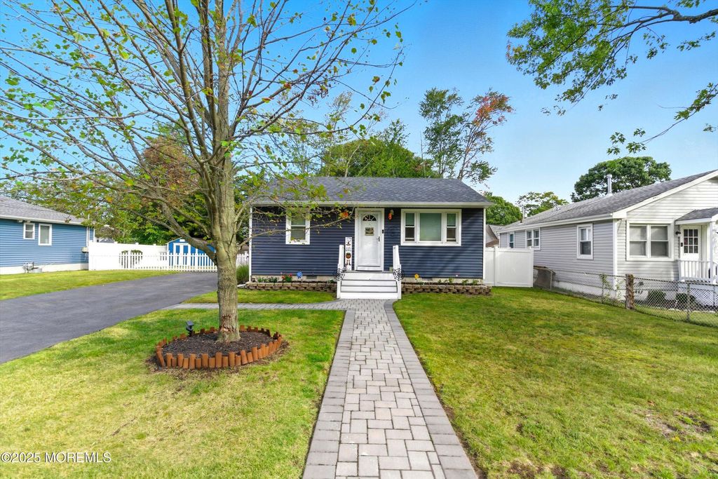 2216 Adams Avenue, Toms River, NJ 08753
