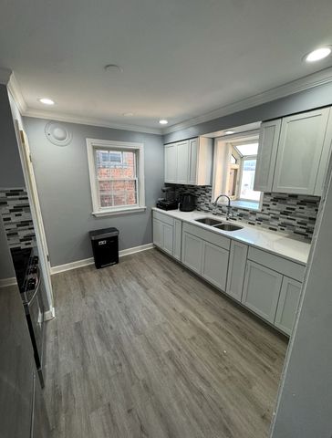 8616 S Winchester Avenue, Chicago, IL 60620