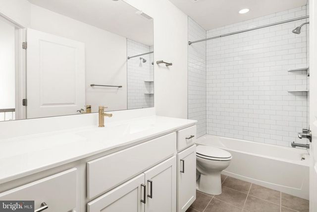37 KAY CHIARELLO WAY, Hamilton, NJ 08690