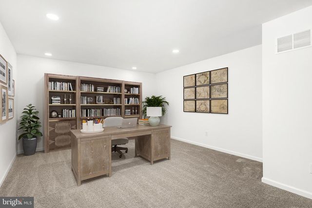 37 KAY CHIARELLO WAY, Hamilton, NJ 08690