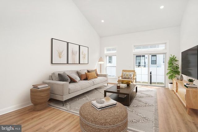 37 KAY CHIARELLO WAY, Hamilton, NJ 08690