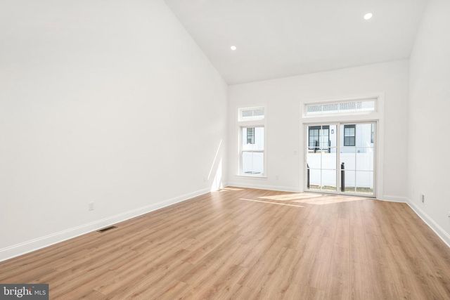 37 KAY CHIARELLO WAY, Hamilton, NJ 08690