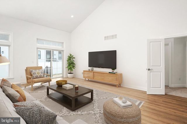 37 KAY CHIARELLO WAY, Hamilton, NJ 08690