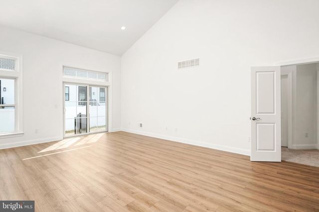 37 KAY CHIARELLO WAY, Hamilton, NJ 08690