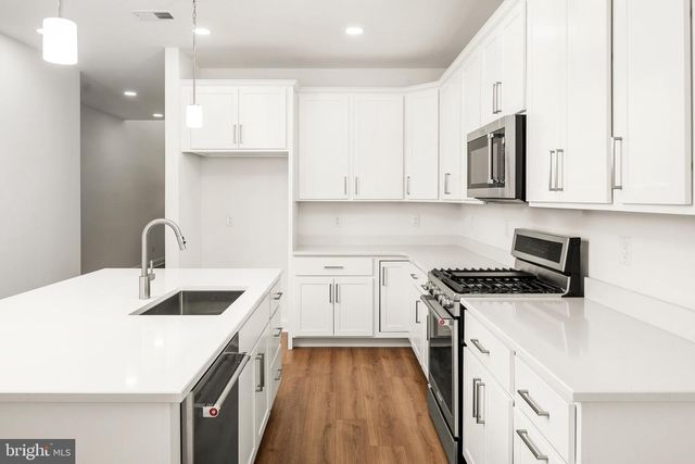 37 KAY CHIARELLO WAY, Hamilton, NJ 08690