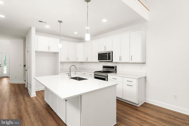 37 KAY CHIARELLO WAY, Hamilton, NJ 08690