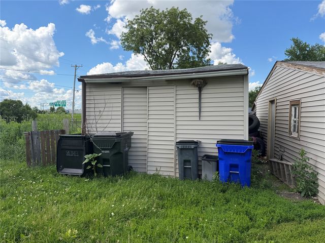5534 Klinger Street SW, Cedar Rapids, IA 52404