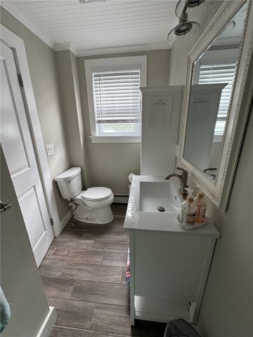 53 Center Avenue, Middletown, RI 02842