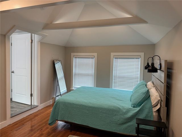 53 Center Avenue, Middletown, RI 02842