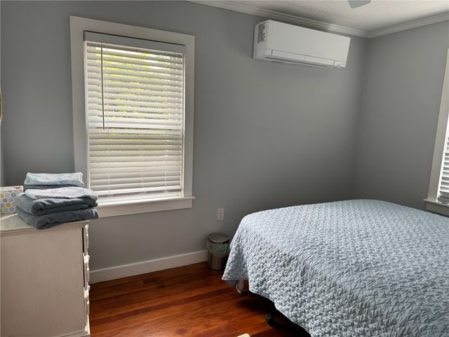 53 Center Avenue, Middletown, RI 02842